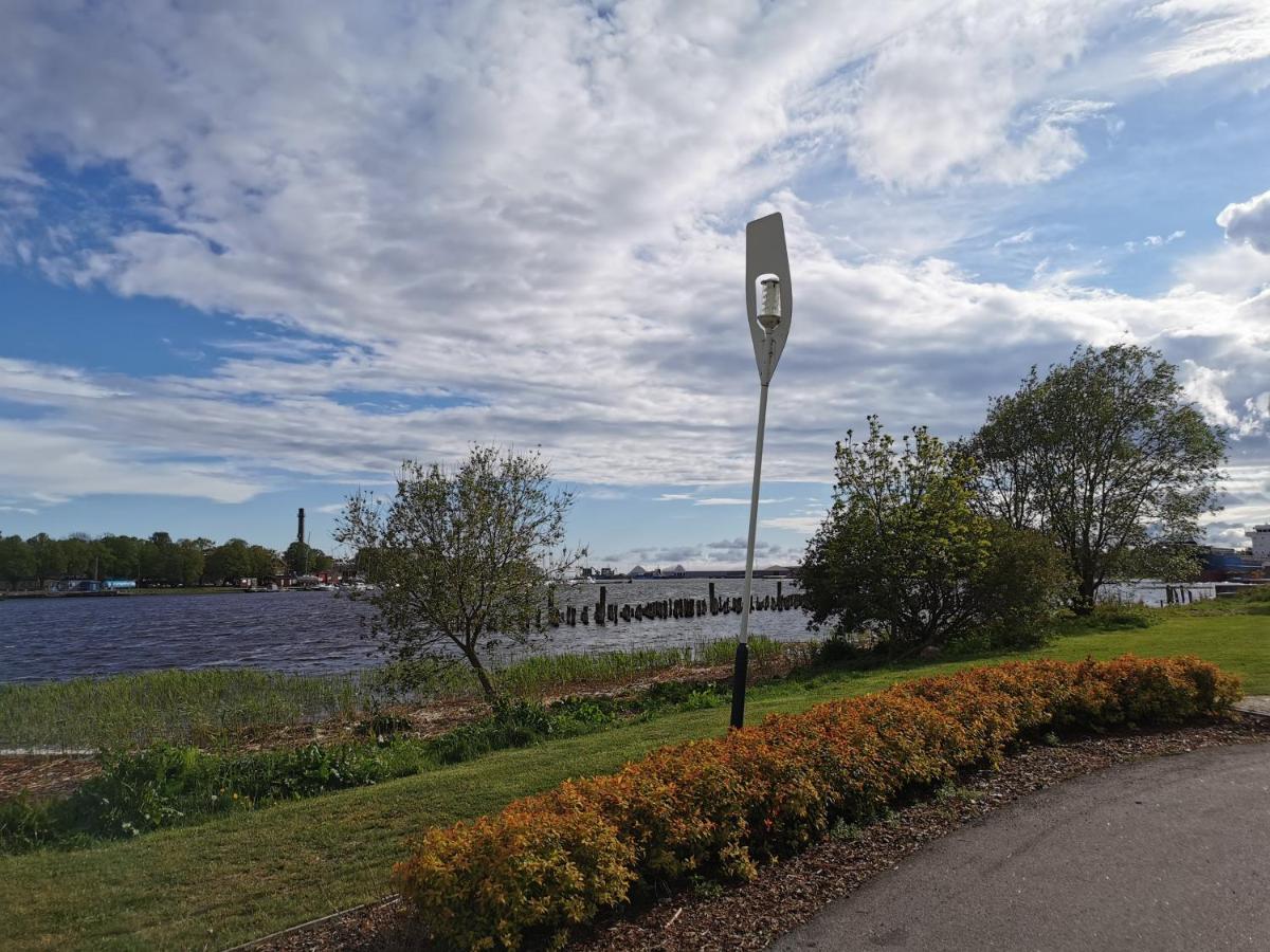 Kesklinna Silla Apartment - Free Parking Pärnu Kültér fotó